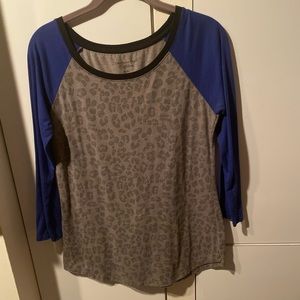 Leopard print top American Eagle size L